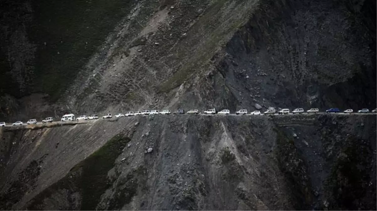 Burada araba sürmek cesaret ister! İşte dünyanın en ölümcül yolu