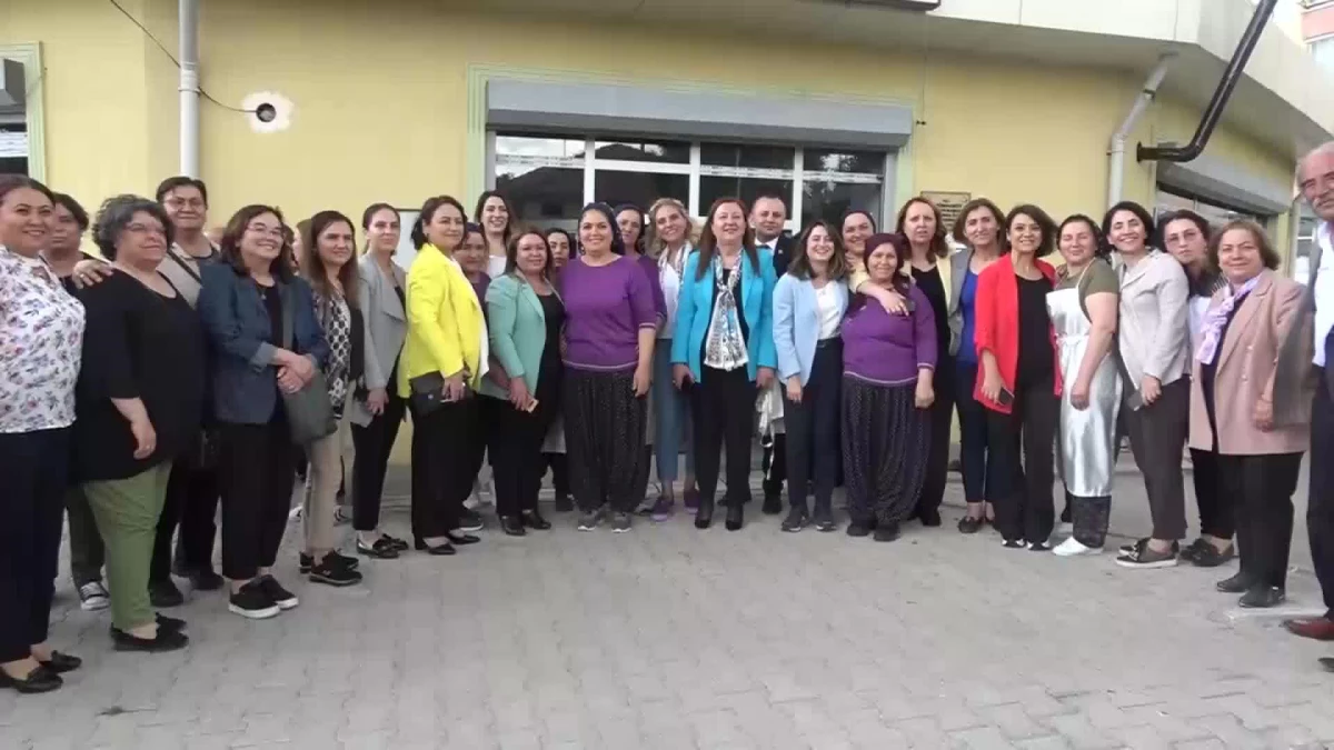 CHP\'li Kadın Milletvekilleri Amasya\'daki Karınca Kadınları Kooperatifi\'ni Ziyaret Etti: "En Azından Kazanabiliyoruz. Özgüvenimiz Yerine Geldi"