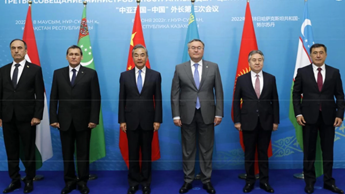Çin ve Orta Asya Ülkeleri Dışişleri Bakanları Nur-Sultan\'da Biraraya Geldi