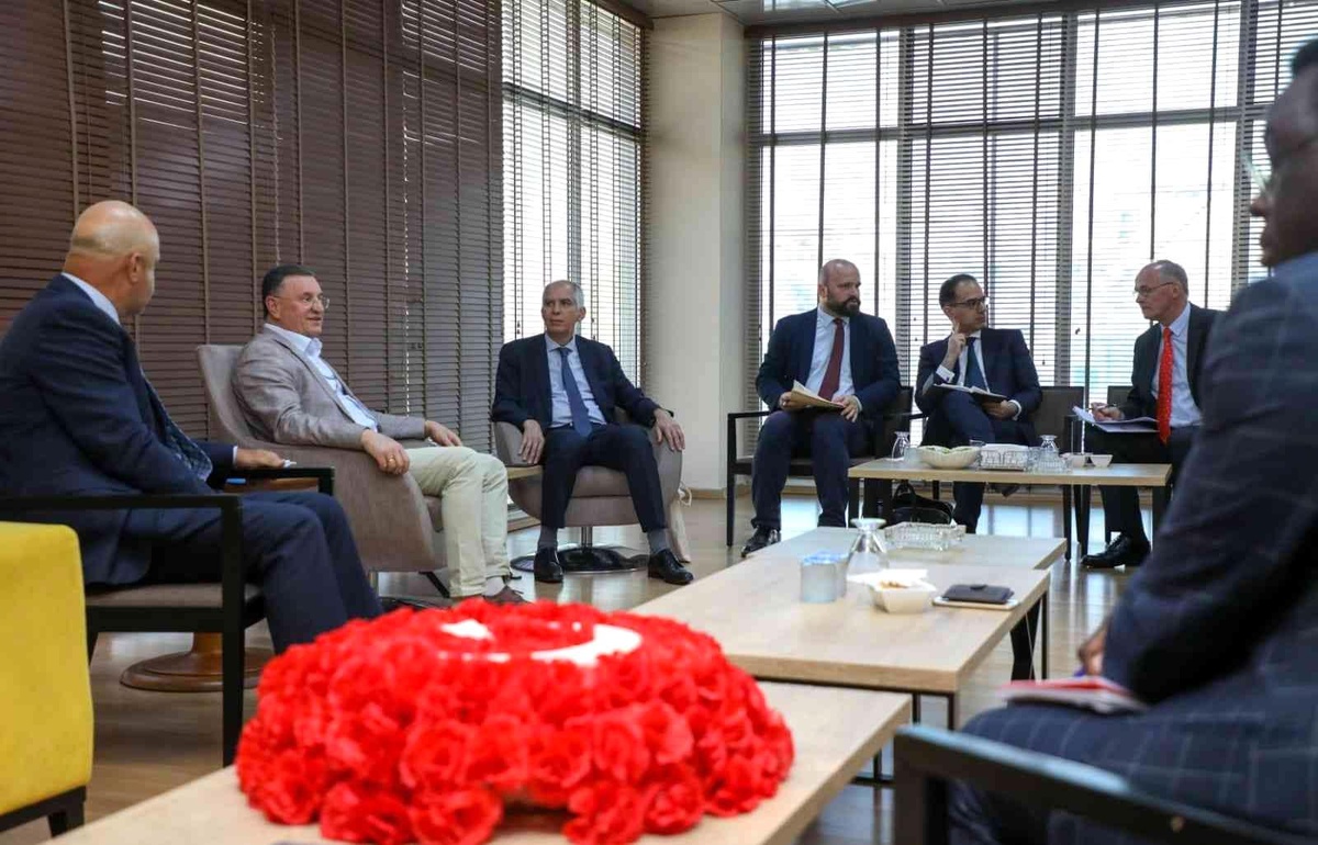 Lütfü Savaş, Fransa Büyükelçisi Magro\'yu Konuk Etti