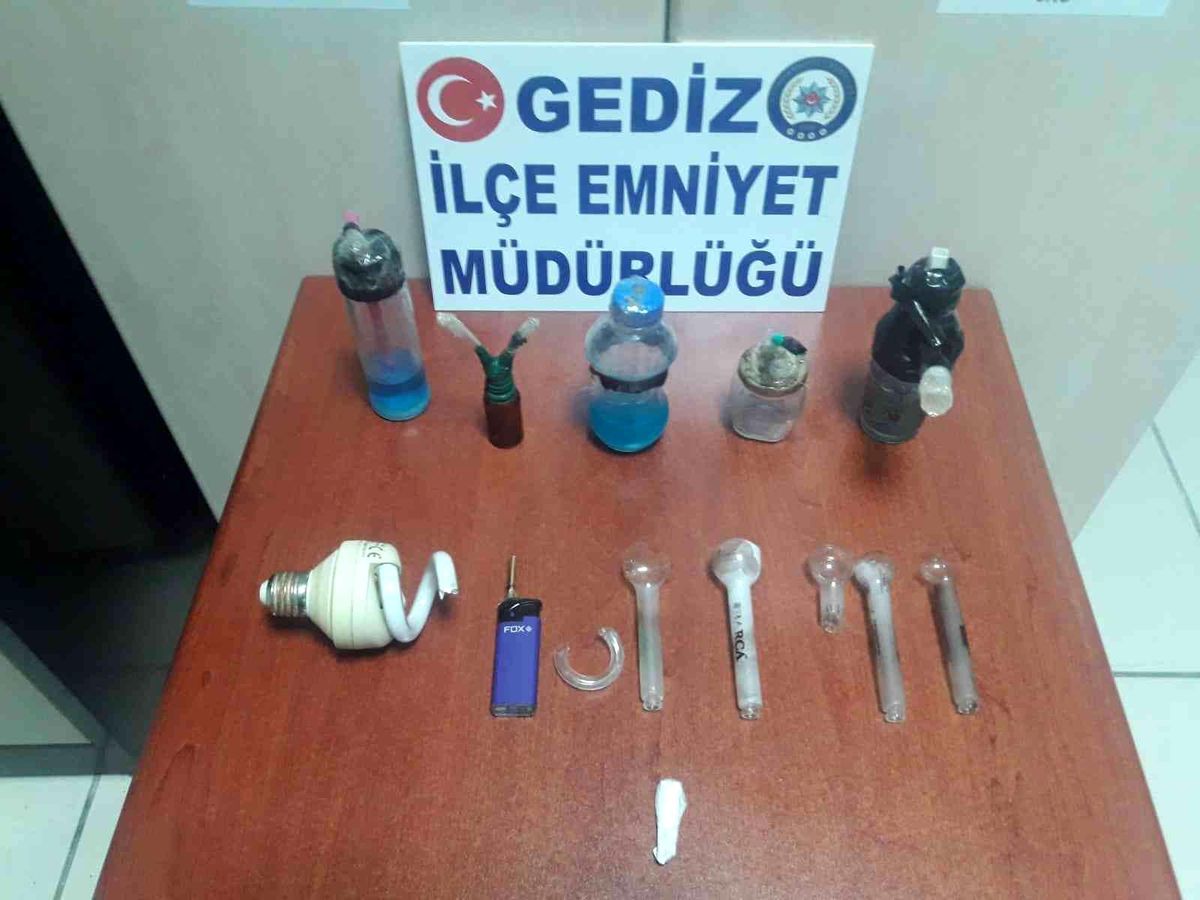 Gediz\'de polis uyuşturucuya geçit vermiyor