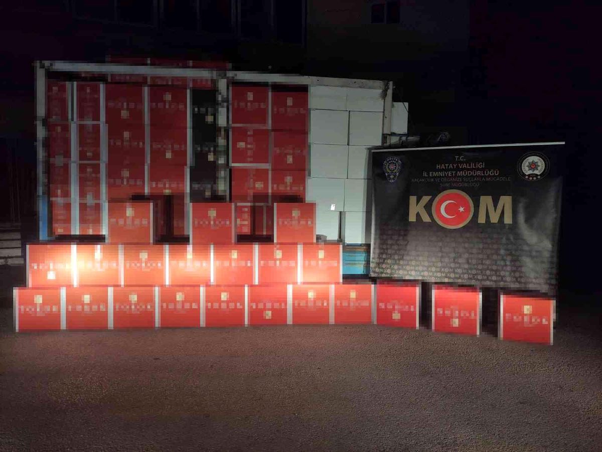 Hatay\'da 2 milyon 350 bin kaçak makaron ele geçirildi