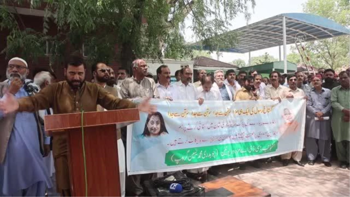 İSLAMABAD - Pakistan\'da Hint yetkililerin Hazreti Muhammed\'e hakaret içeren ifadeleri protesto edildi