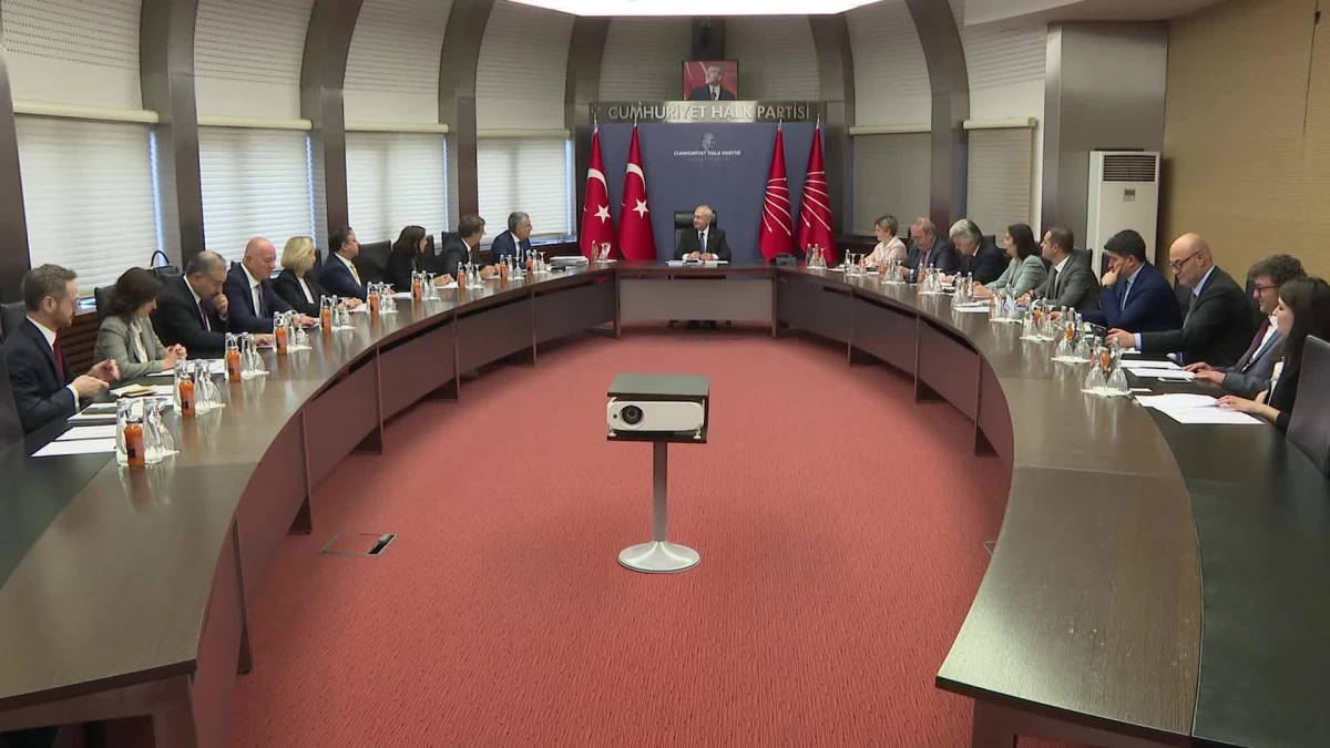 Kılıçdaroğlu, Tüsiad Yönetim Kurulunu Kabul Etti