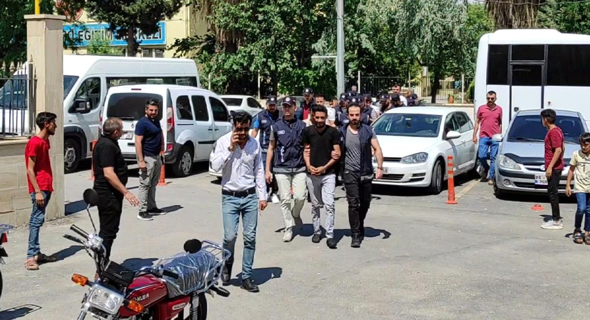 Şanlıurfa\'da göçmen kaçakçılığı operasyonunda 5 tutuklama
