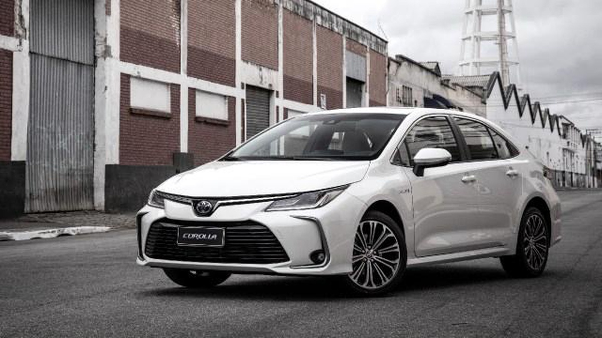 Toyota, tüm otomobillerine zam yaptı: İşte güncel fiyat listesi!