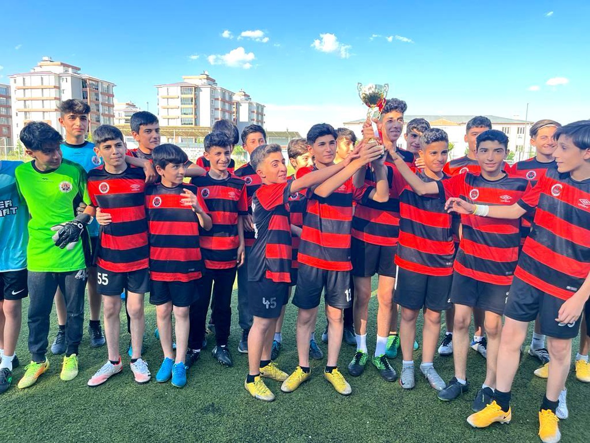 U14 Ligi\'nde şampiyon Elazığ Yolspor