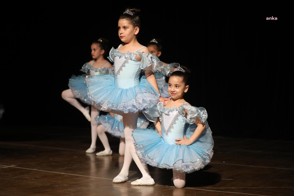 Yenimahalle Belediyesi Tubil\'in Minik Balerinleri Sahnede