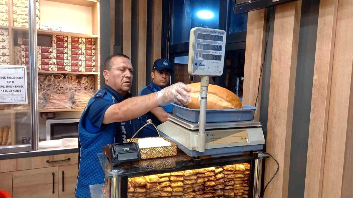Zabıta ekiplerinden fırınlara gece denetimi