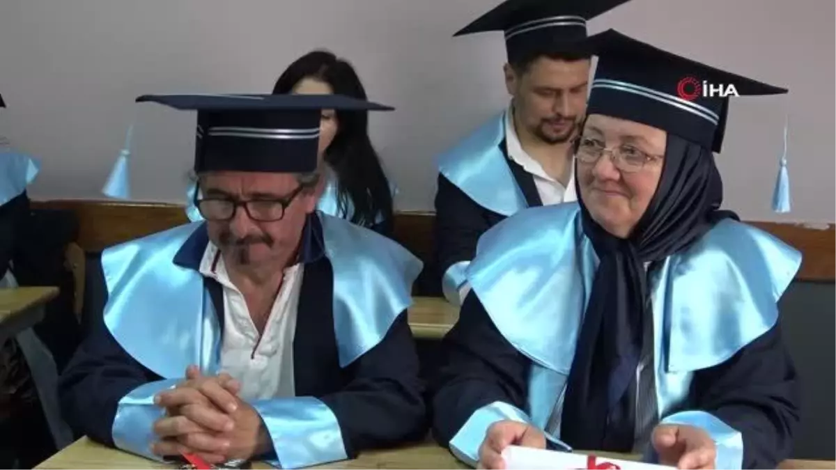 50'li yaşlarda lise mezunu olup kep attılar