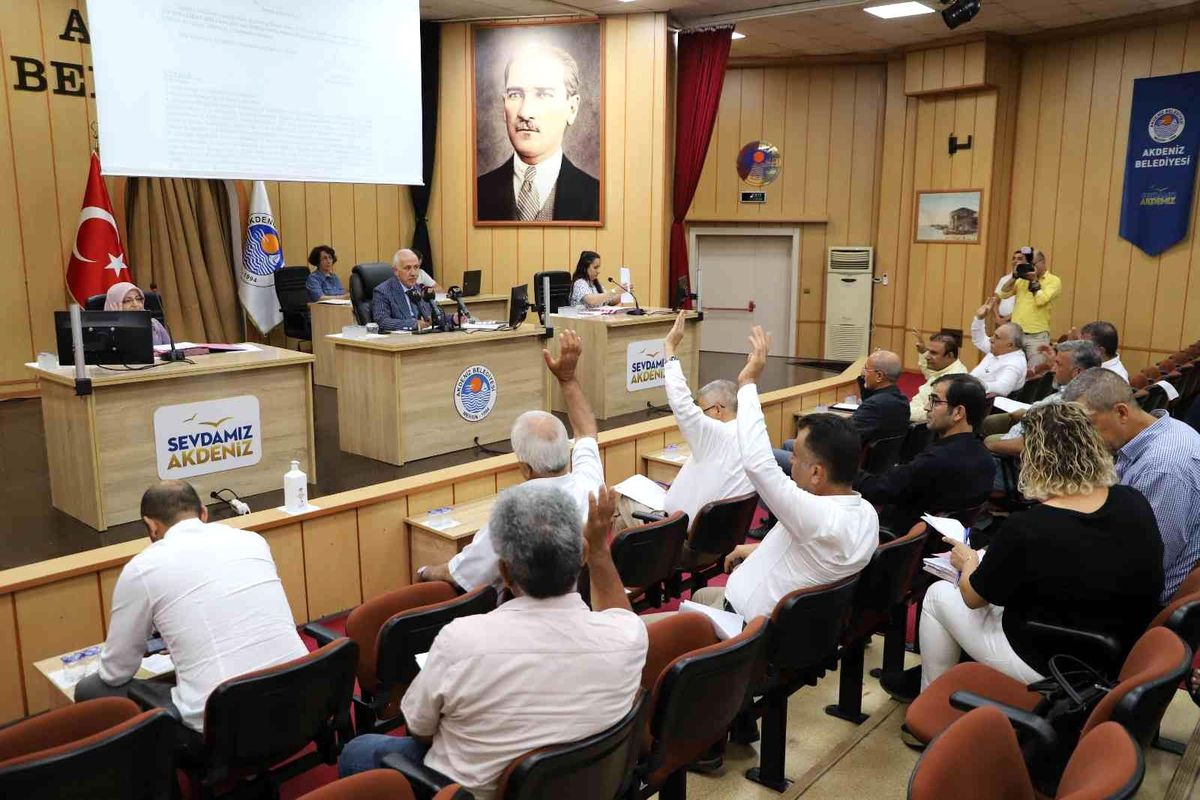 Akdeniz Belediye Meclisinden Gaziantep\'e \'evet\', Diyarbakır\'a \'hayır\'