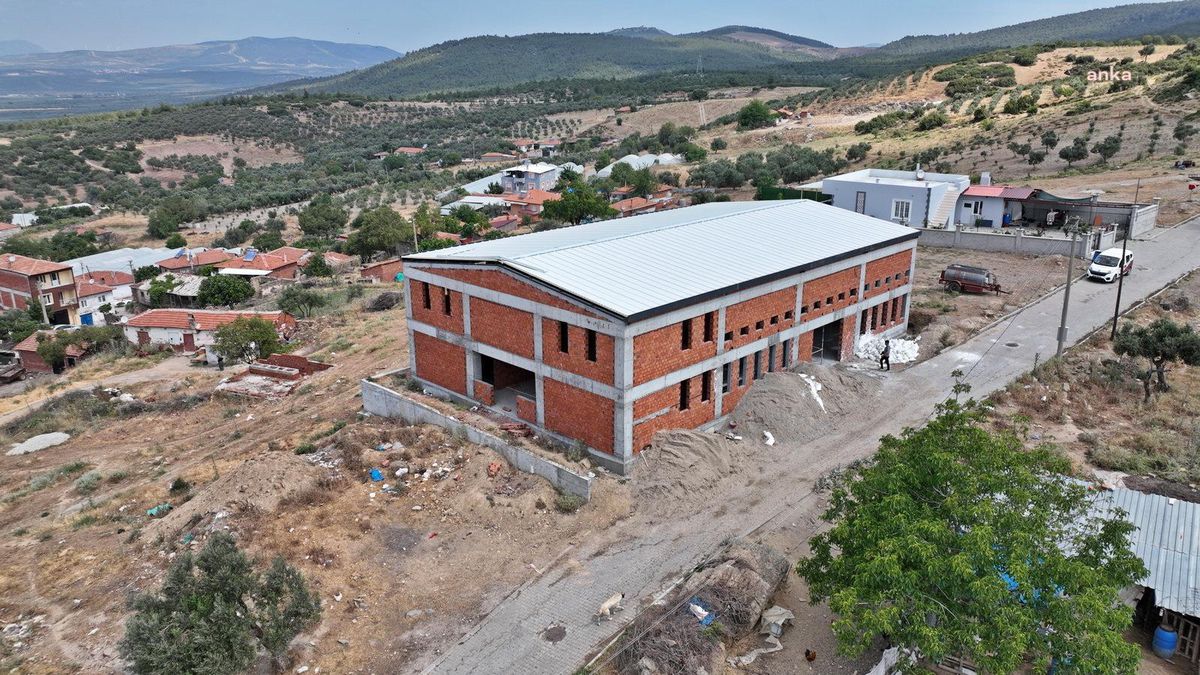 Akhisar Belediyesi\'nden Çamönü Mahallesi\'ne Çok Amaçlı Salon