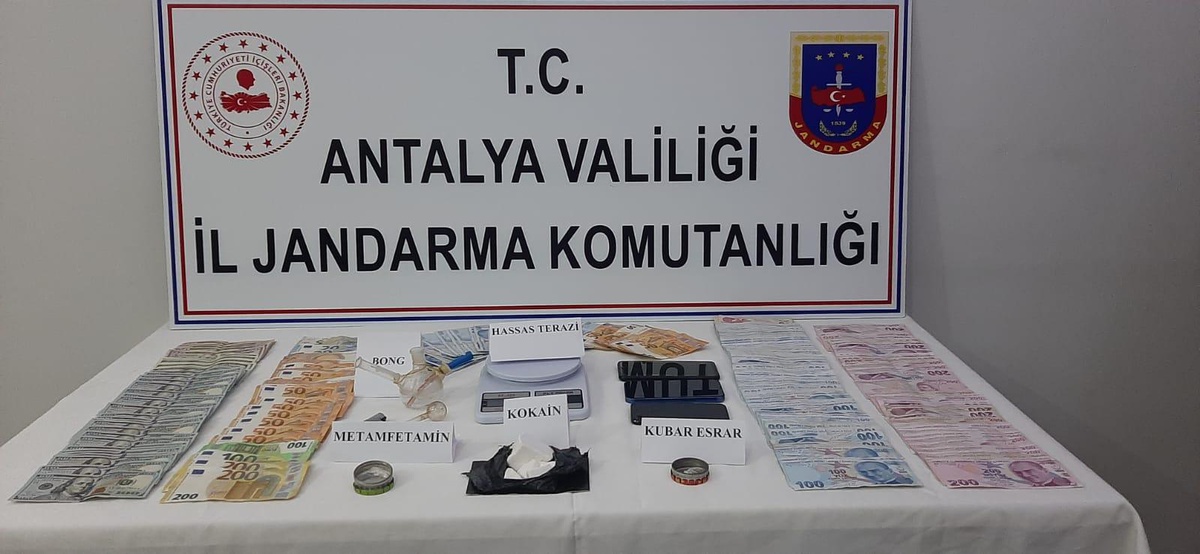 Antalya\'da uyuşturucu operasyonunda gözaltına alınan zanlı tutuklandı