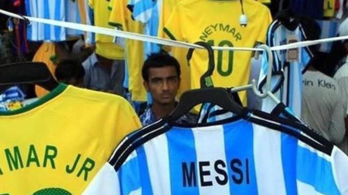 Bangladeş\'te şaşkınlık yaratan kavga! Taş ve tuğlalarla \'Brezilya mı daha iyi Arjantin mi?\' sorusuna cevap aradılar