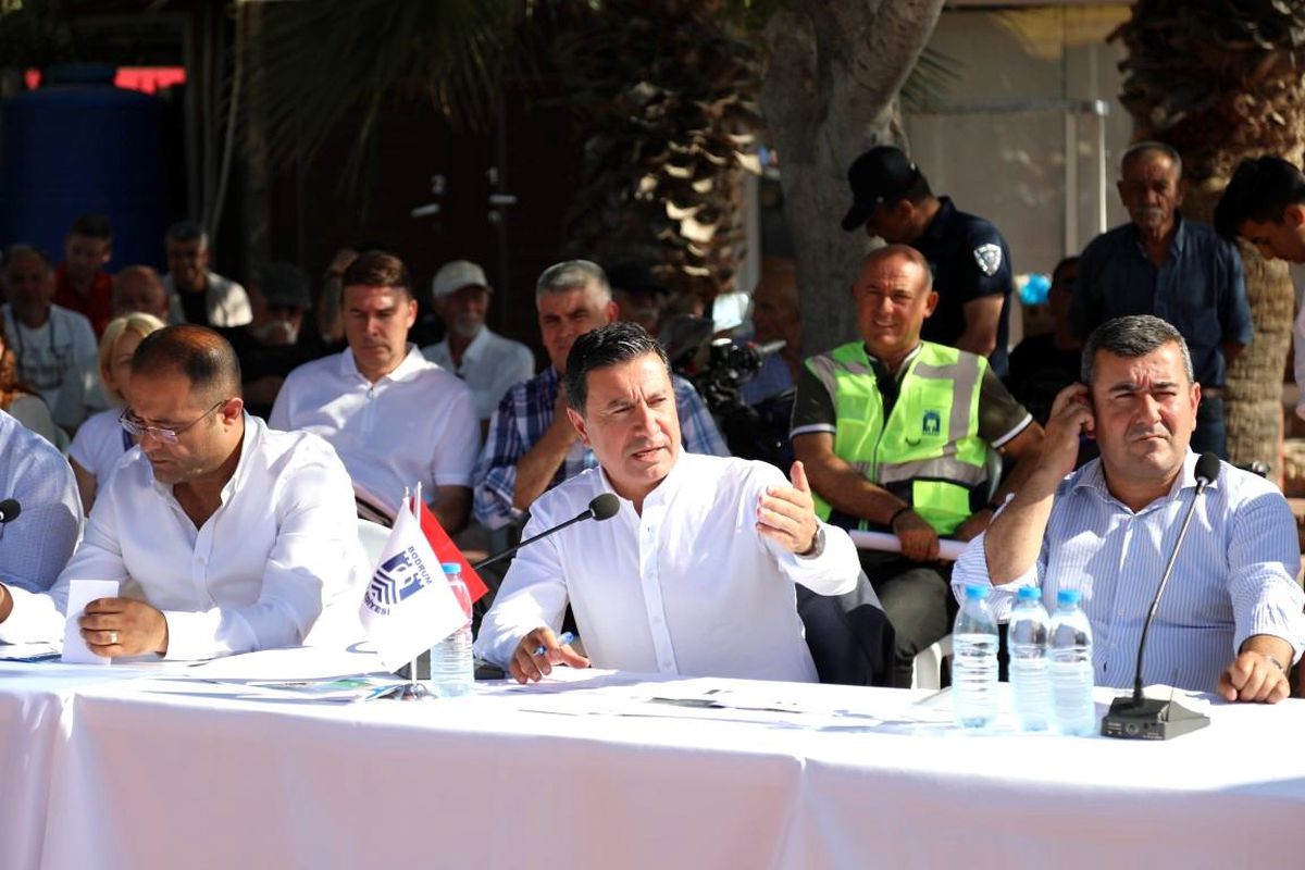 Başkan Aras, Turgutreis\'te halkla buluştu
