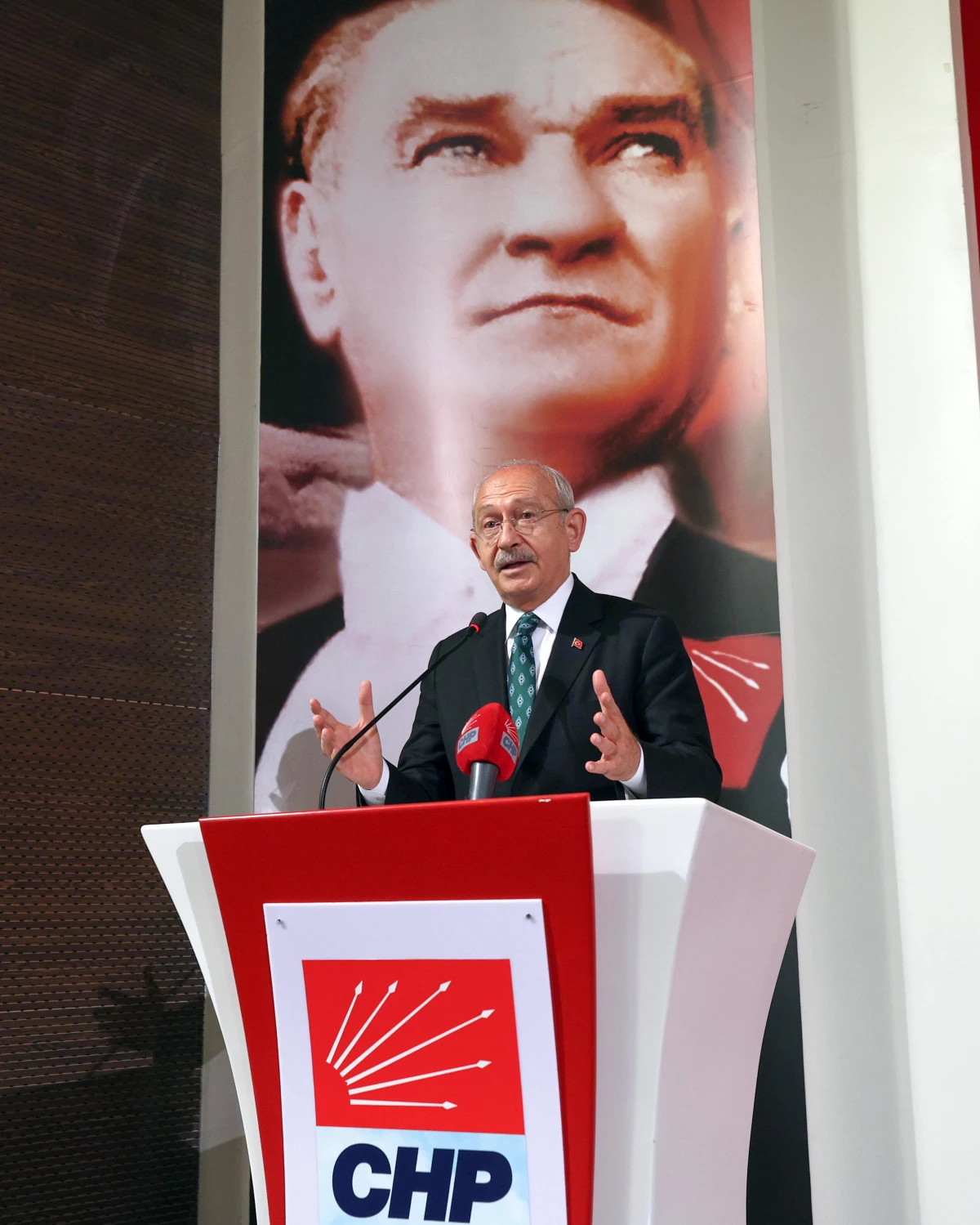 Kılıçdaroğlu: "Ben Size Birlikte Yaşamayı, Herkesin İnancına, Kimliğine, Yaşam Tarzına Saygı Göstermeyi Temel Kural Edinmeyi Vaat Ediyorum"