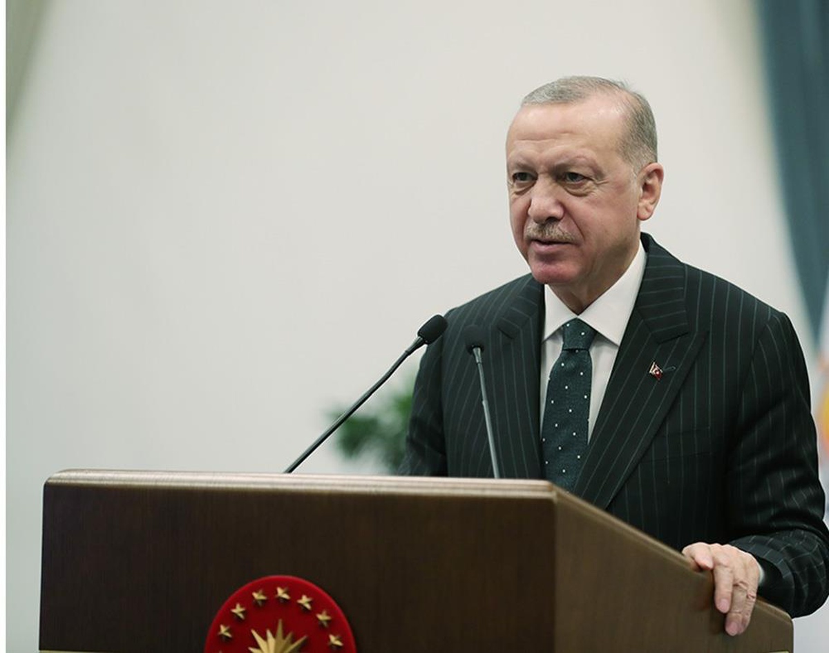 Cumhurbaşkanı Erdoğan: "Milletimizle omuz omuza gönül gönüle yol yürümeye devam edeceğiz."