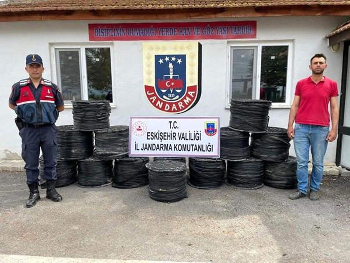 Damlama borusu hırsızları trafik kazası yapınca yakalandı