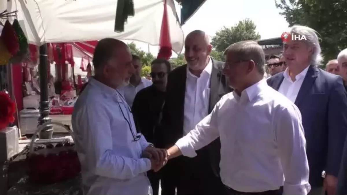 Davutoğlu'nu Şire Pazarı ziyaretinde yuhaladılar