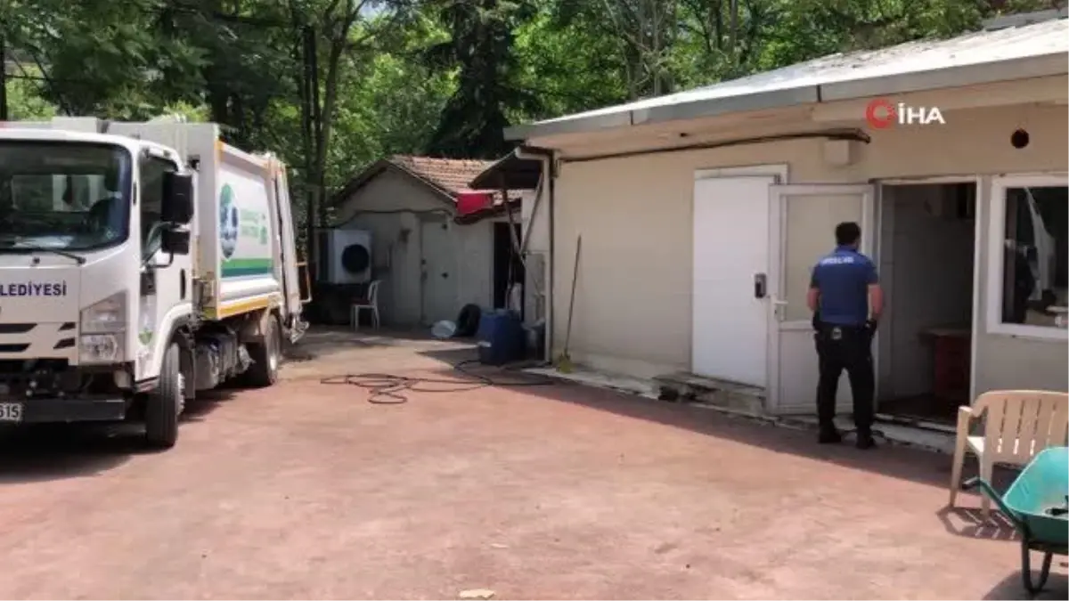 Et işleme tesisinde 'pes' dedirten görüntüler: 3 ton eti yerlerden topladılar