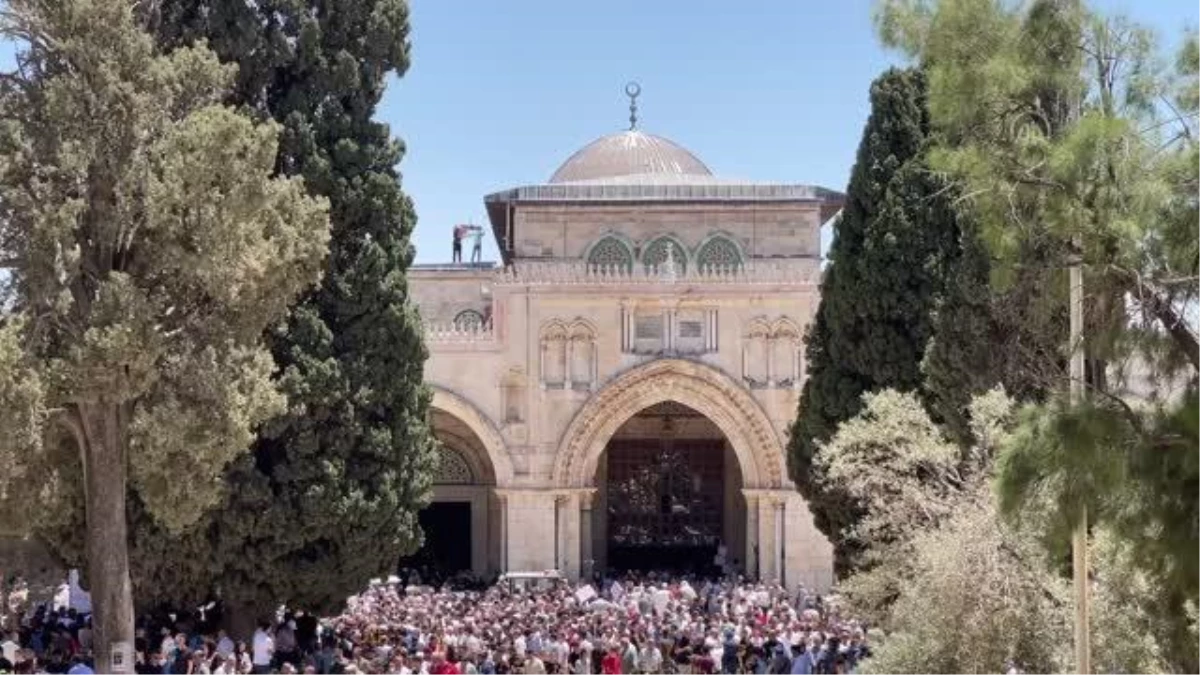 Hint yetkililerin Hz. Muhammed\'e hakaret içeren ifadeleri Mescid-i Aksa\'da protesto edildi