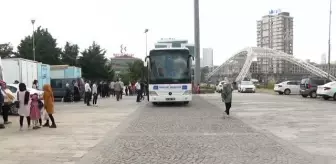 İstanbul'dan yola çıkan 34 Suriyeli, Kilis ve Hatay'dan ülkelerine uğurlandı