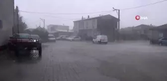 Kısa süreli kuvvetli yağış, mahalleyi göle döndürdü