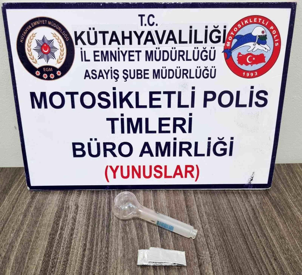 Kütahya\'da iki kişinin bulunduğu araçta uyuşturucu ele geçirildi