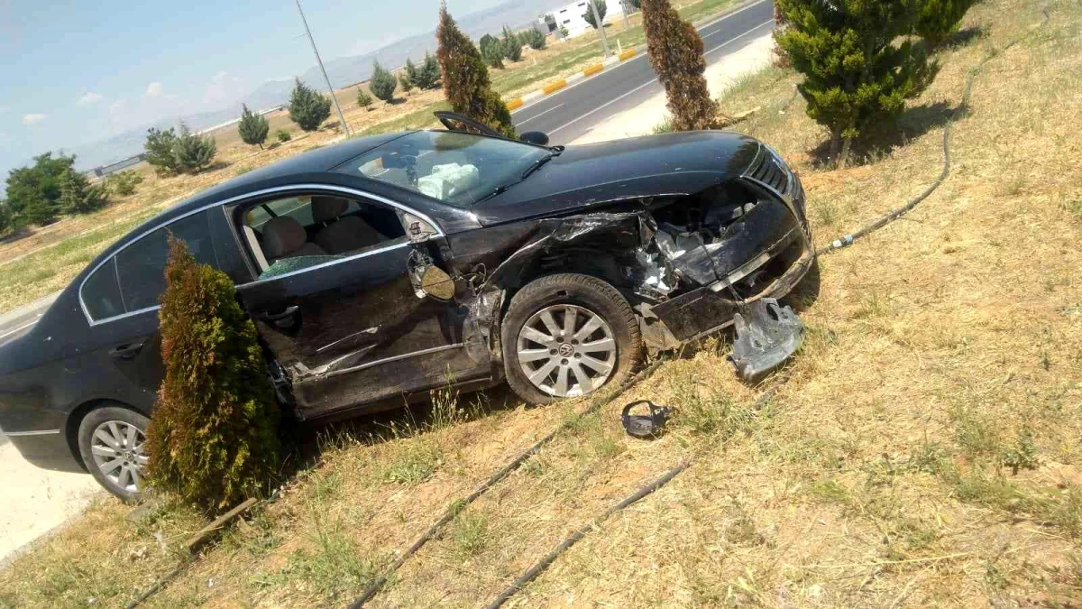 Malatya\'da iki araç çarpıştı: 2 yaralı