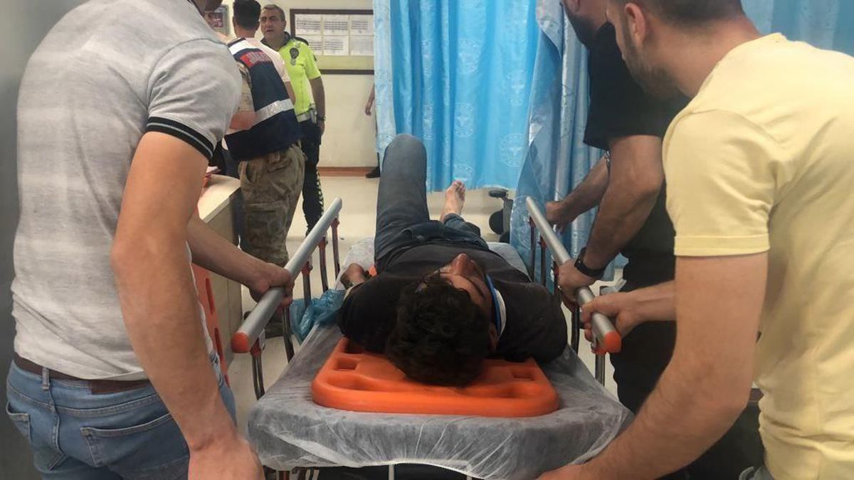 Siirt\'te otomobilin şarampole devrilmesi sonucu 3\'ü çocuk 7 kişi yaralandı