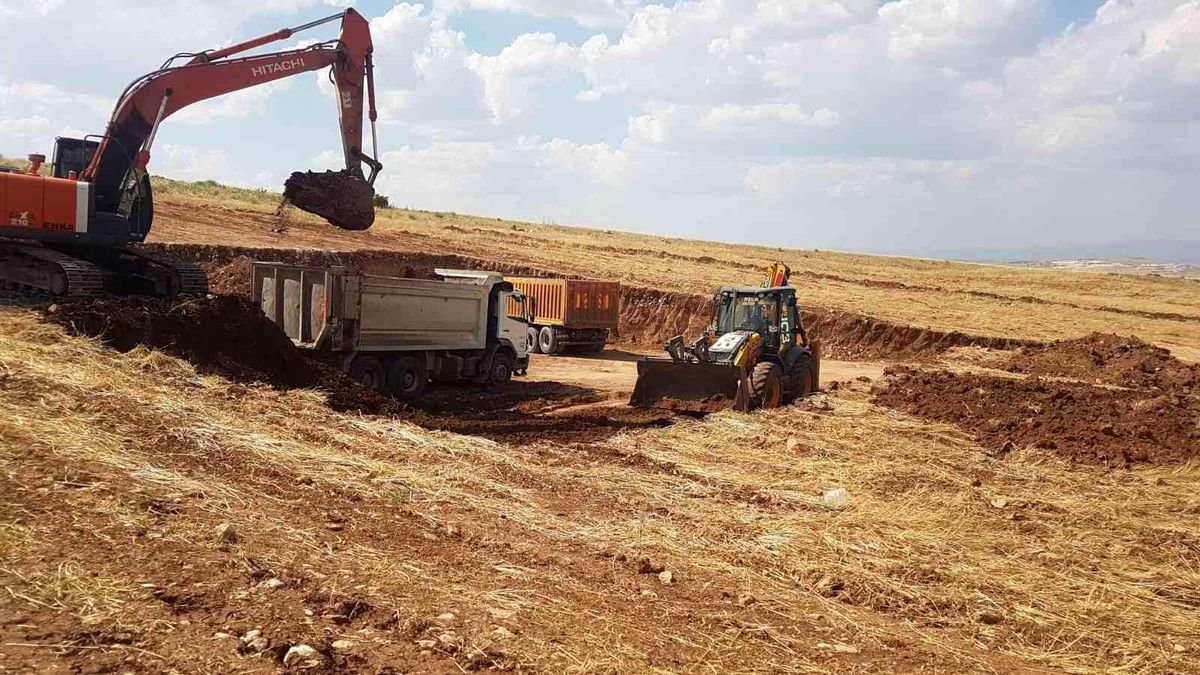 Siirt\'te TOKİ konutlarının temel kazısı başladı