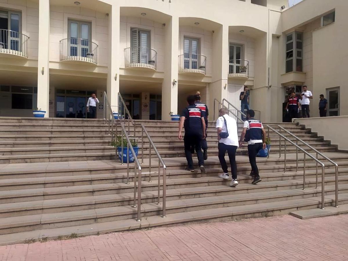 Silahıyla aracına sıkıp 'silahlı saldırıya uğradım' dedi