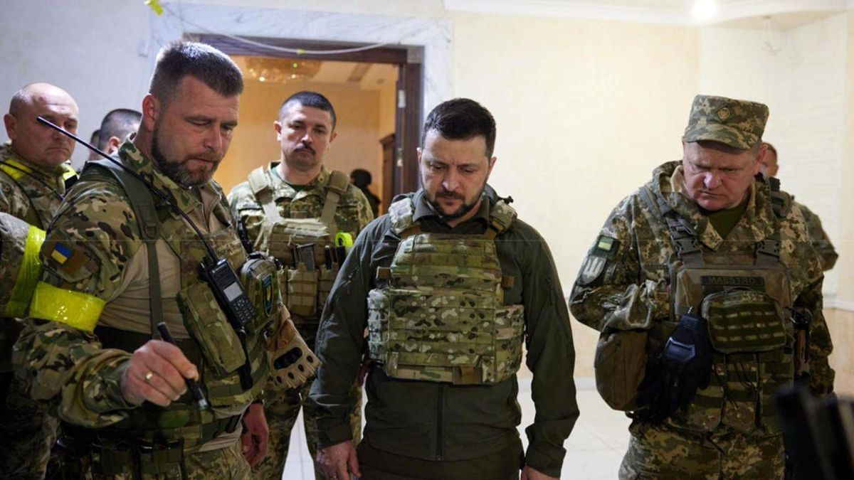 Ukrayna Devlet Başkanı Zelenski, Putin ve Rus Yetkililer Hakkında Yaptırım Kararnameleri İmzaladı