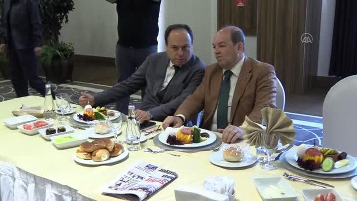 AFYONKARAHİSAR - Vali Yiğitbaşı, gazetecilerle buluştu