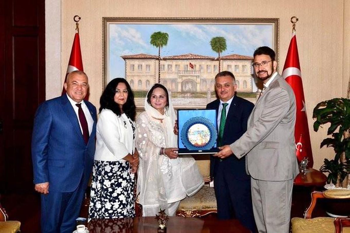 İngiliz Milletvekilleri Antalya Valisi Ersin Yazıcı'yı ziyaret etti