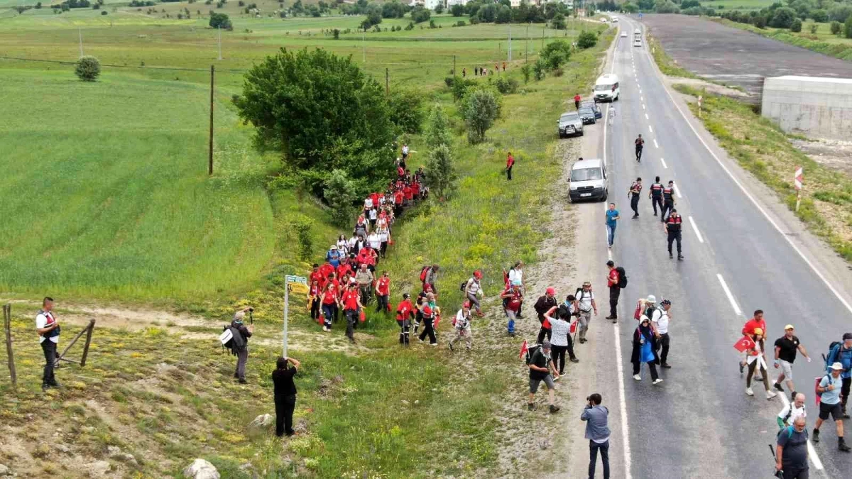 Atatürk ve İstiklal Yolu\'nda yürüyüşçüler Seydiler\'e ulaştı