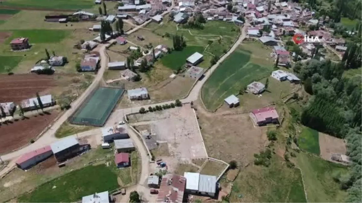 Bakan Özer\'in Gazi köyünü heyecanlandırdı