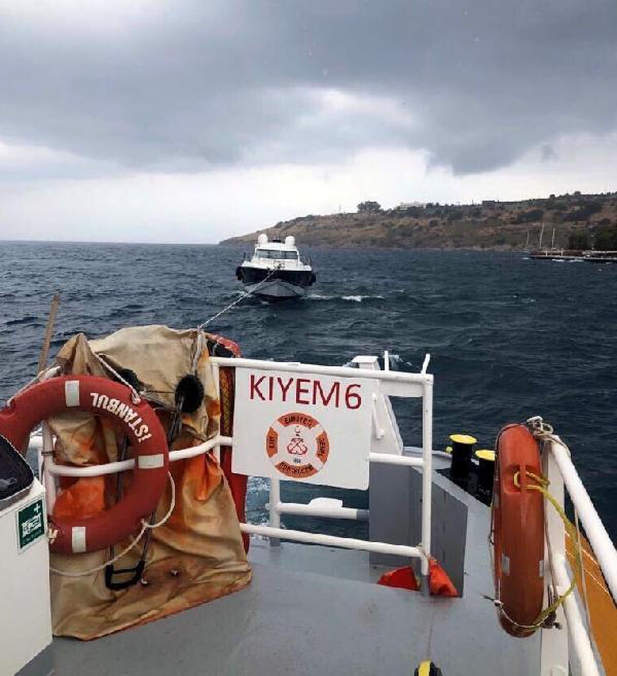 Bodrum\'da karaya oturan tekne kurtarıldı
