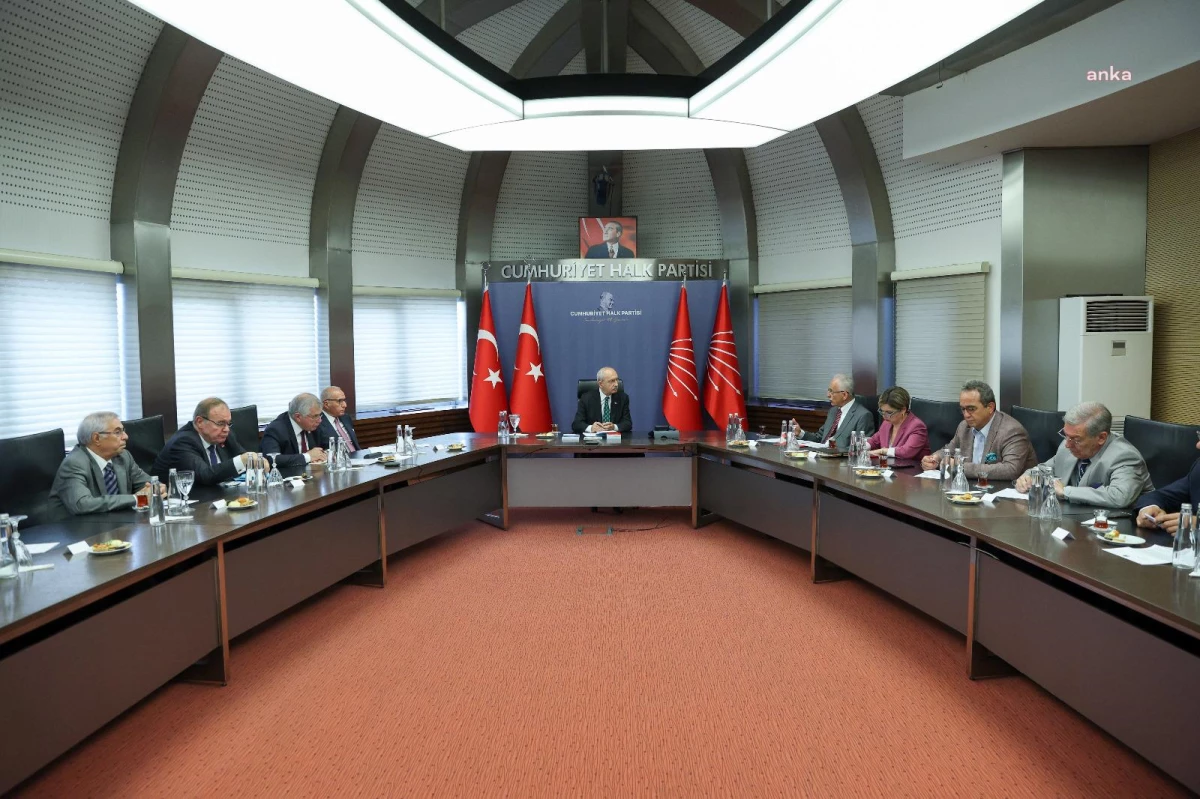 CHP Dış Politika Danışma Kurulu\'nda, NATO Zirvesi ve Türkiye-Yunanistan İlişkileri Ele Alındı