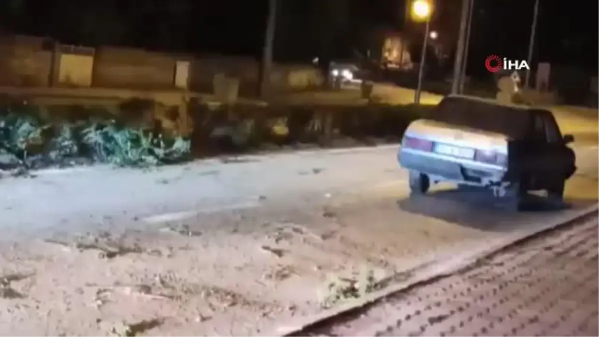 Direksiyon hakimiyetini kaybeden alkollü sürücü refüje çıktı