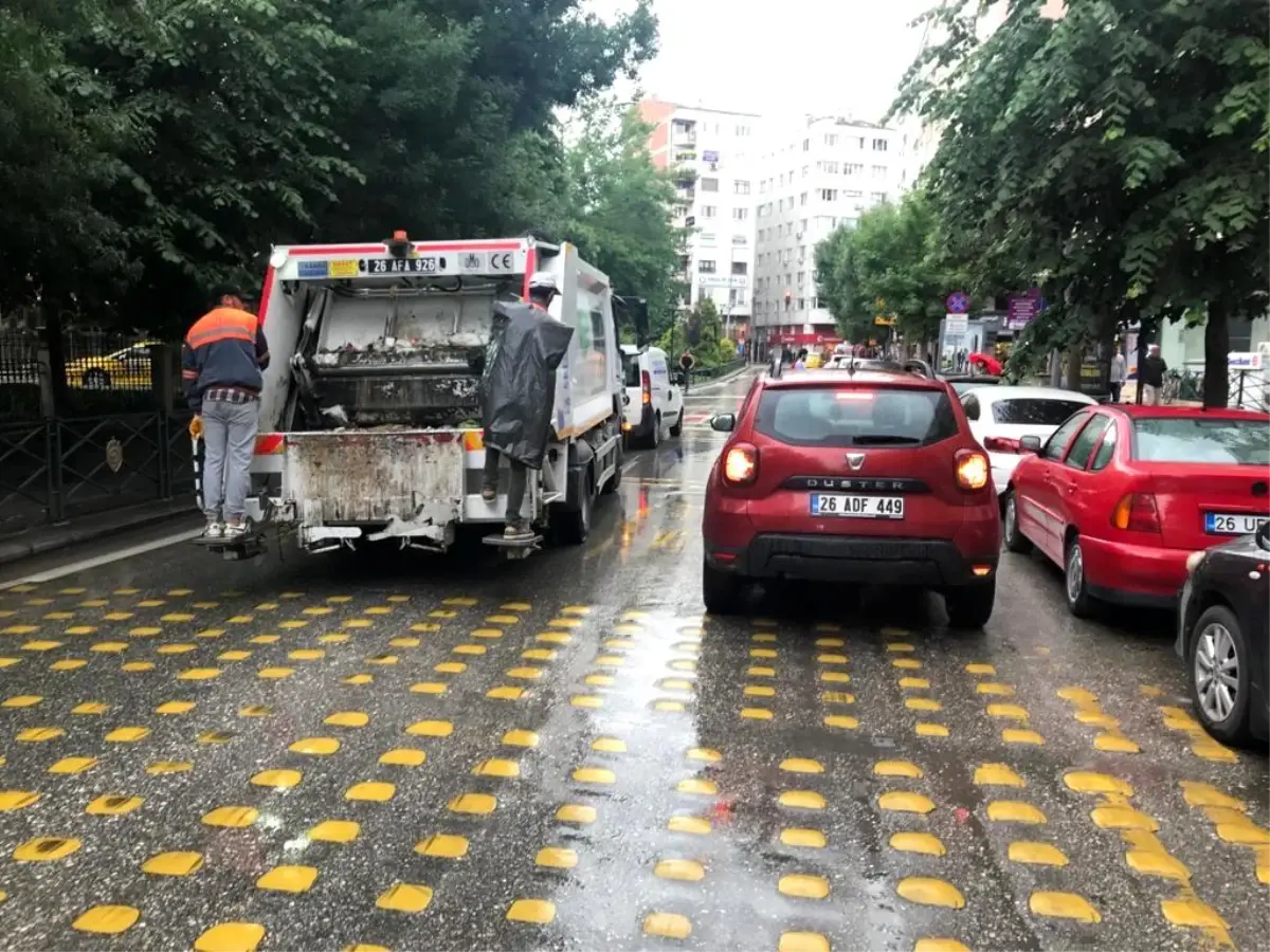 Dörtlüyü yakan yola bırakıp gidiyor