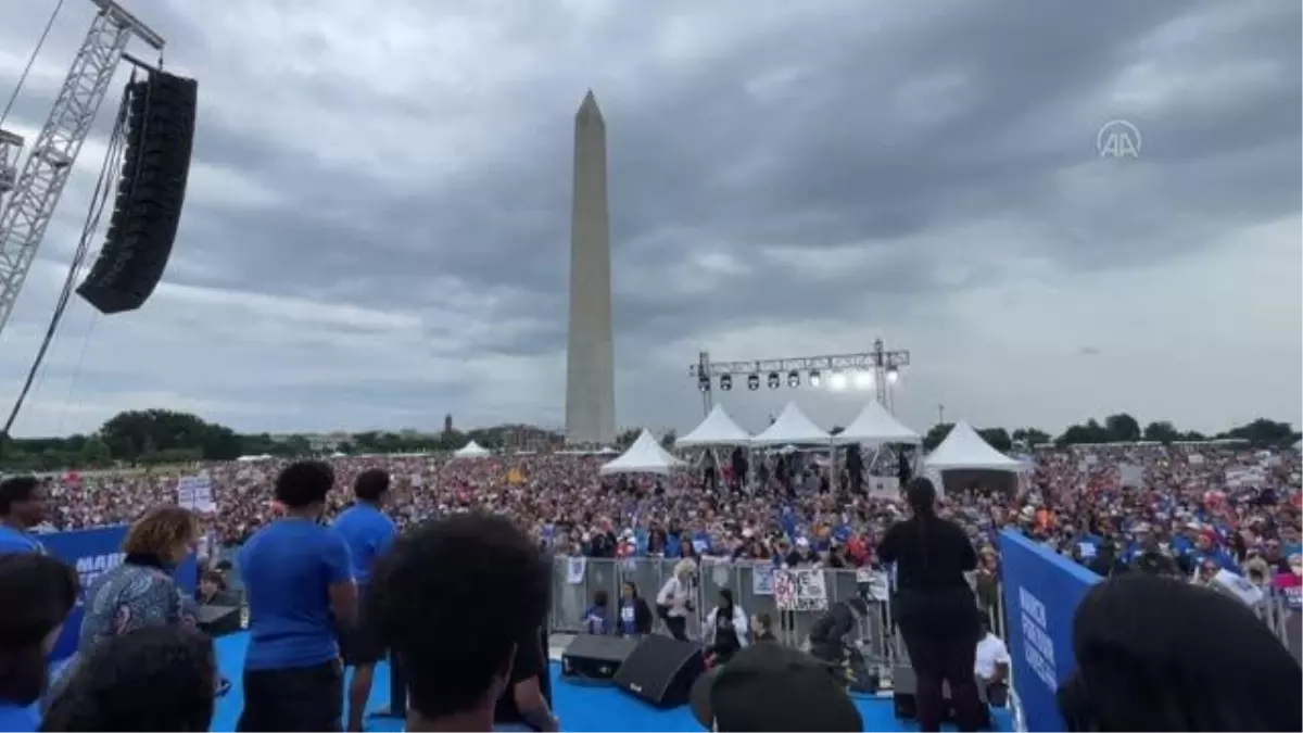 Florida'da silah reformu için gösteri düzenledi