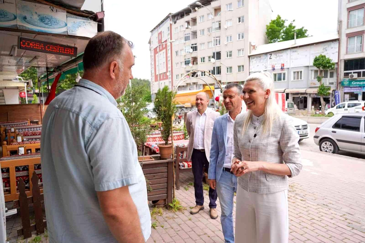 Başkan Vekili Subaşı çarşı esnafını bilgilendirdi