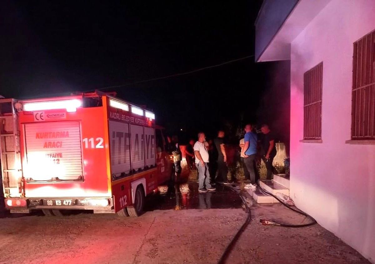 Dikiş kursunda çıkan yangın söndürüldü