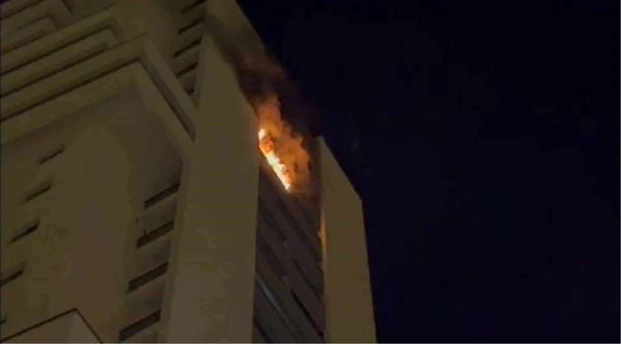 Diyarbakır\'da 25 katlı apartmanın 20\'nci katında yangın; 1 ölü, 14 yaralı (3)