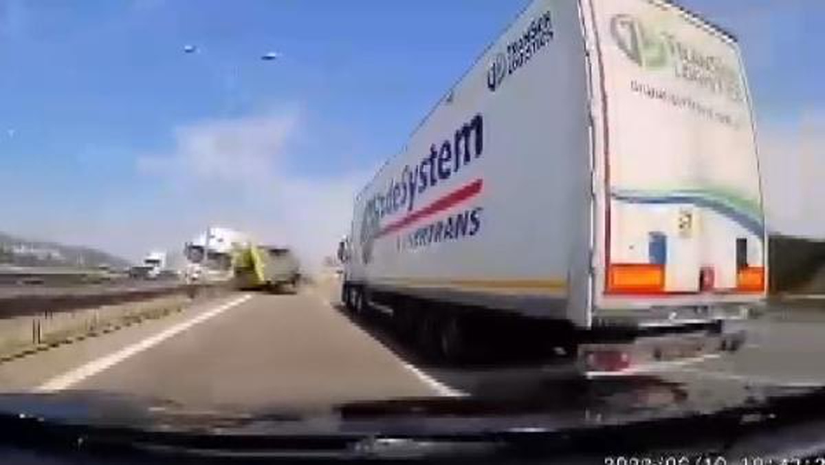 Pendik\'te TEM Otoyolu\'nda yaşanan kazanın kamera görüntüleri ortaya çıktı