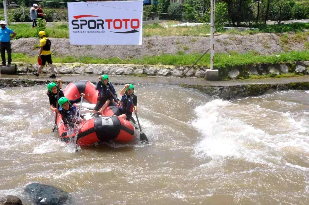 Rafting Okul Sporları Türkiye Finalleri Rize\'de yapıldı