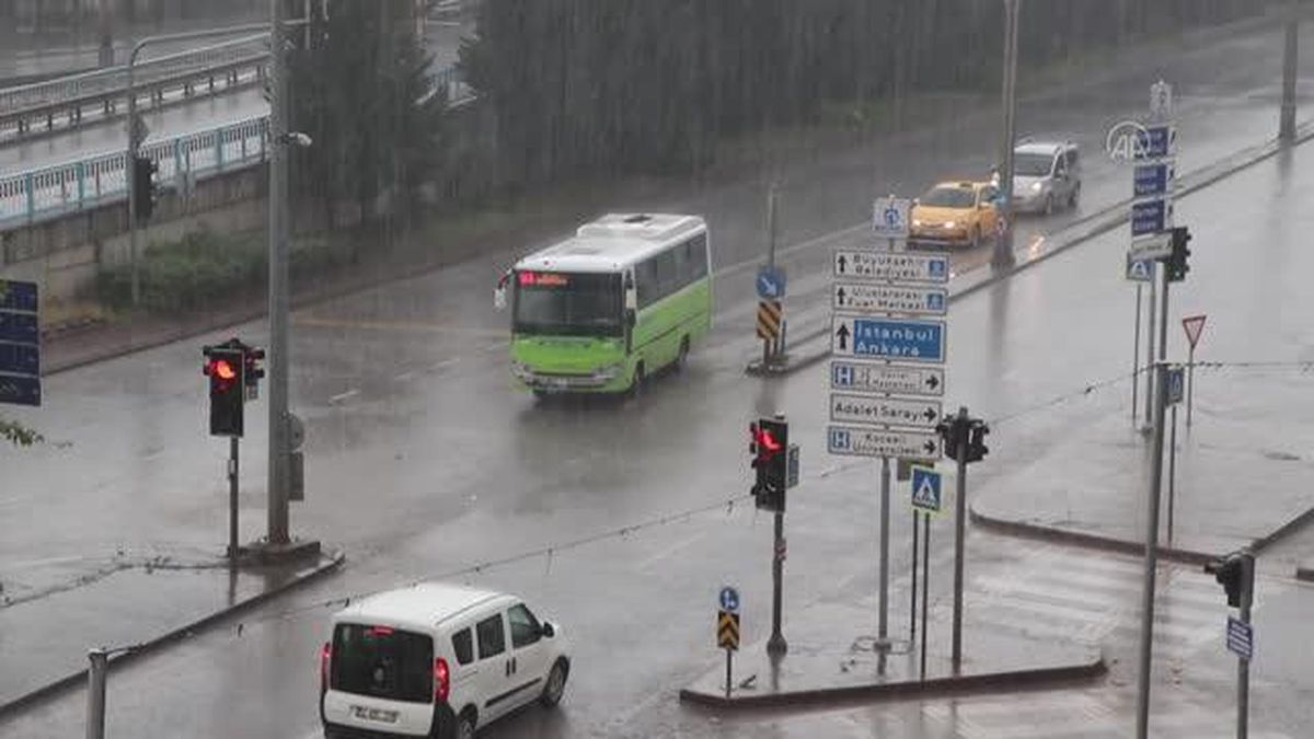 Sağanak etkili oldu