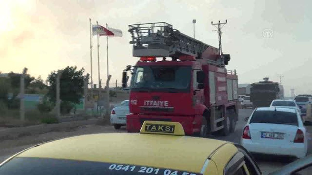 Şanlıurfa'da biyokütle enerji santralinde çıkan yangına müdahale ediliyor
