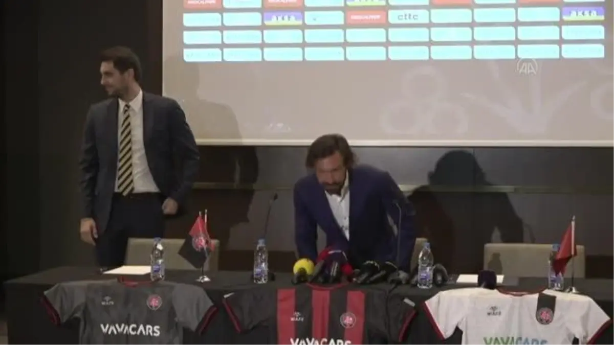 Andrea Pirlo resmen Fatih Karagümrük'te (2)